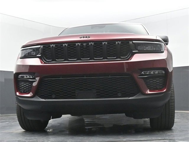 Used 2025 Jeep Grand Cherokee Limited w/ Luxury Tech Group II image 37