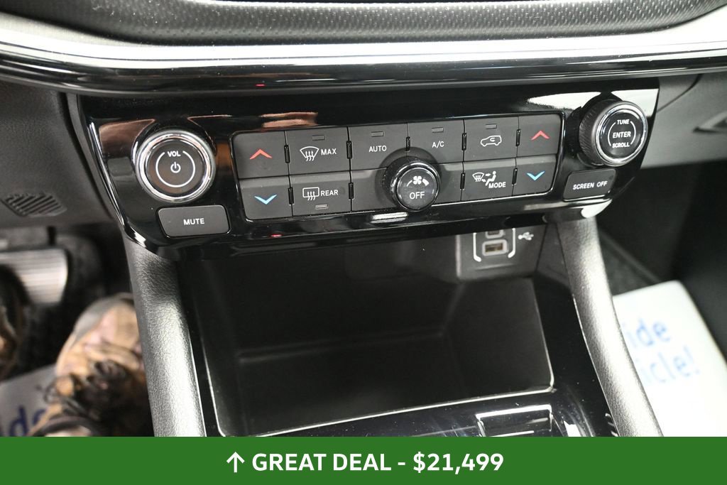 Used 2025 Jeep Compass Trailhawk AWD/4WD image 34
