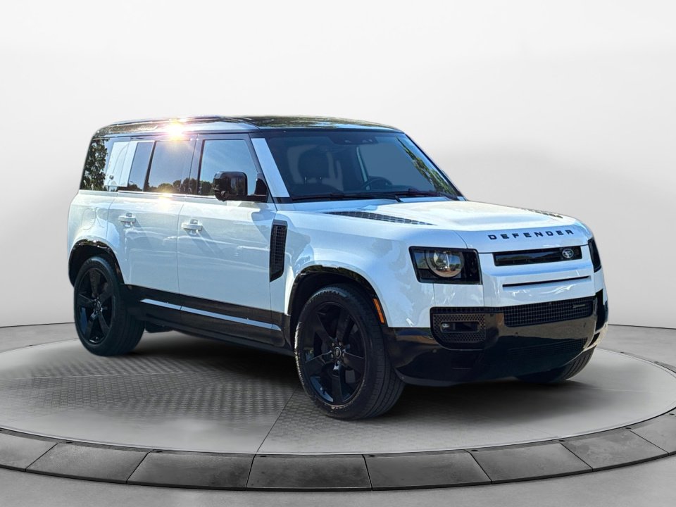 Used 2023 Land Rover Defender 110 X-Dynamic SE AWD/4WD image 3
