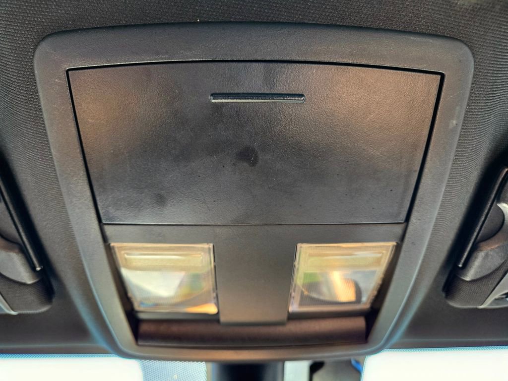 Used 2017 Dodge Challenger SXT image 33