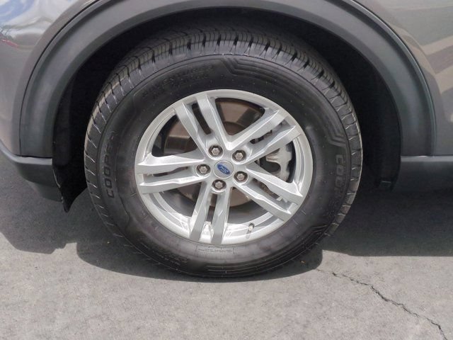 Used 2022 Ford Explorer XLT w/ Equipment Group 202A RWD image 9