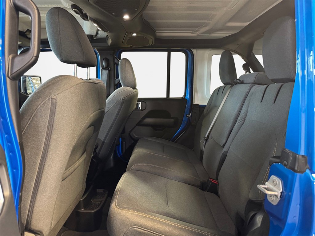 Used 2024 Jeep Wrangler Unlimited Sahara image 24