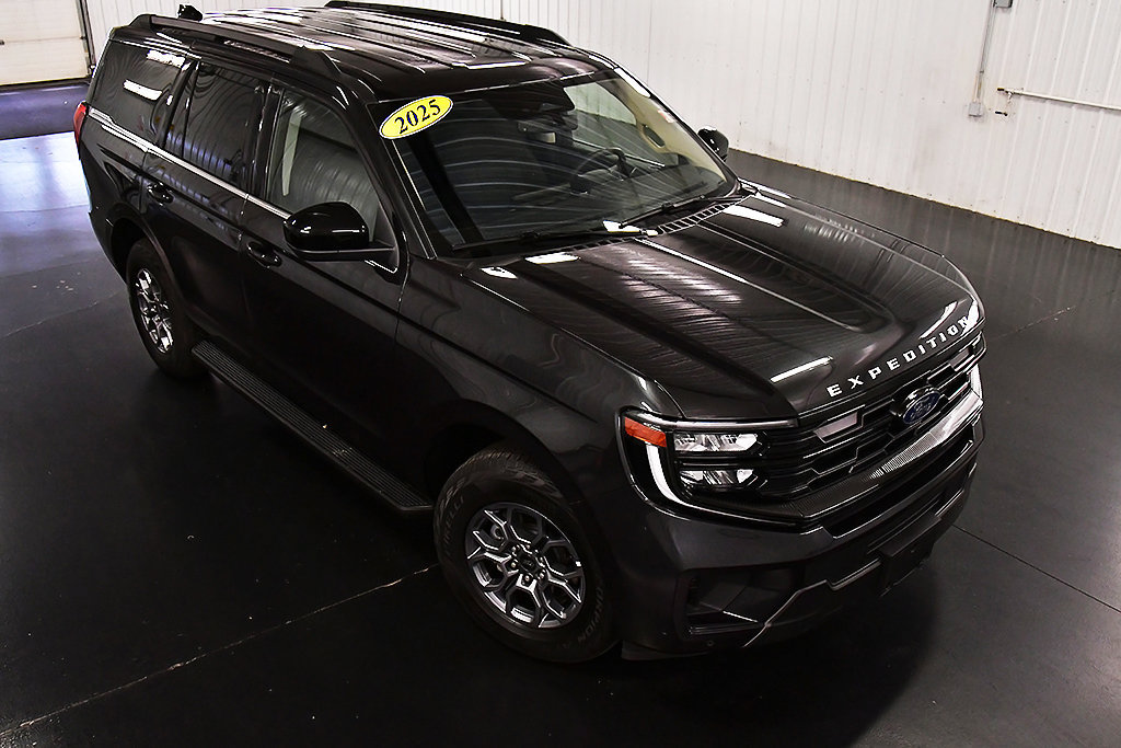 Used 2025 Ford Expedition Active AWD/4WD image 10