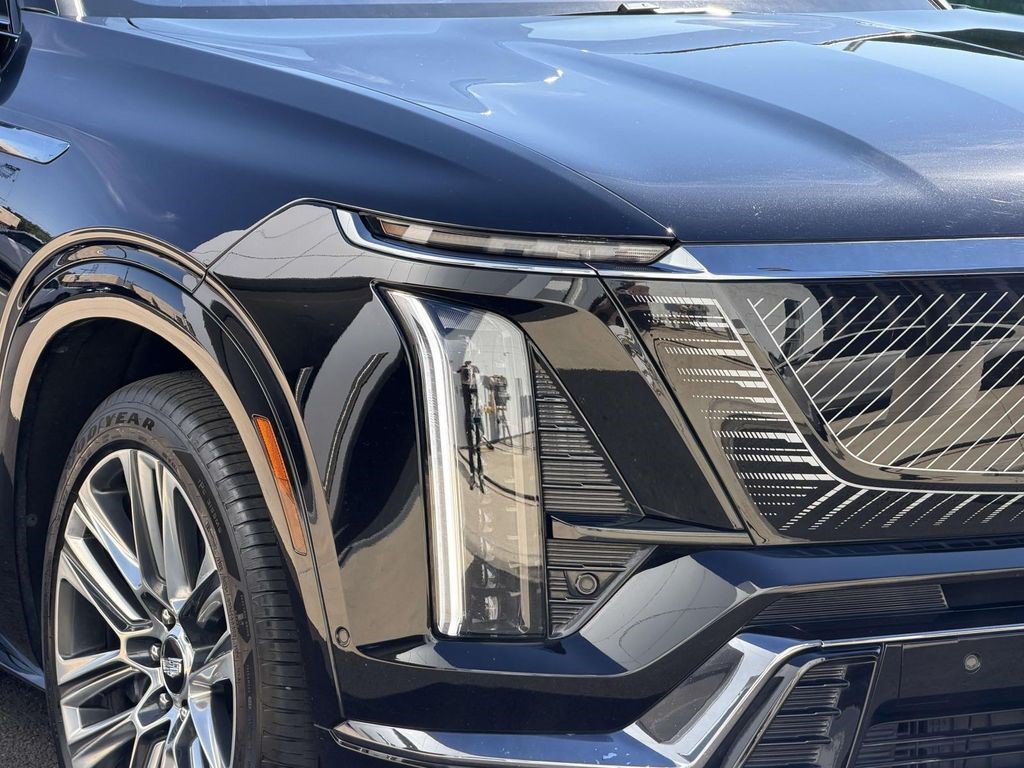 Certified 2026 Cadillac Vistiq Platinum w/ LPO, Floor Liner Package AWD/4WD image 11