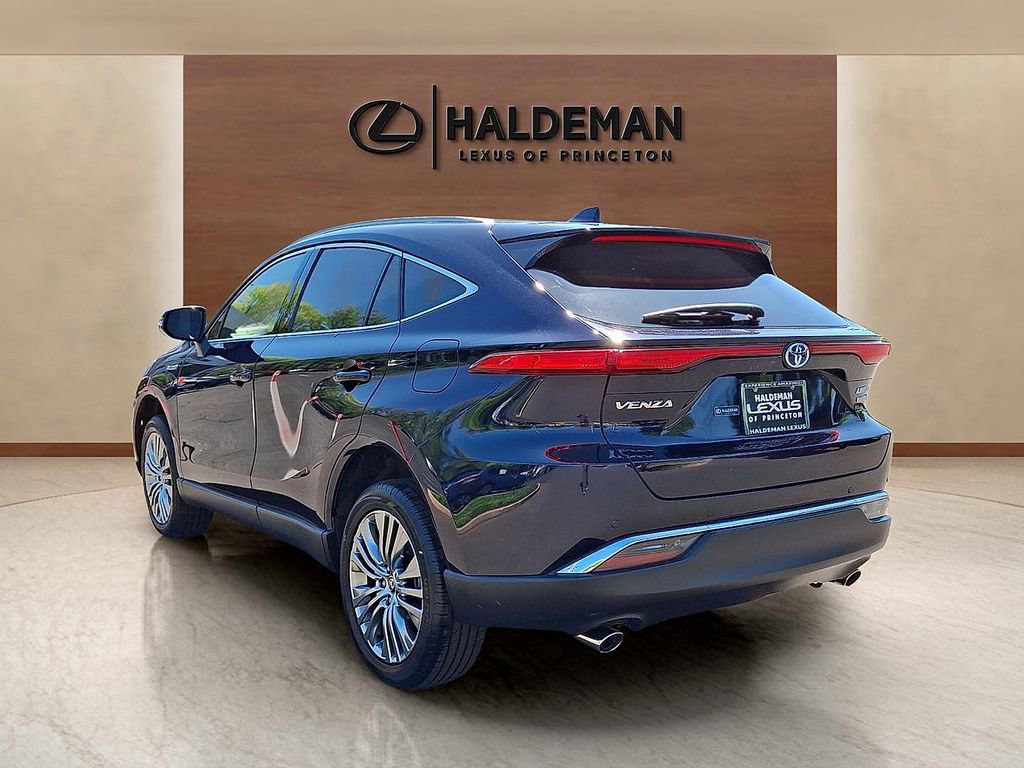 Used 2021 Toyota Venza Limited AWD/4WD image 4