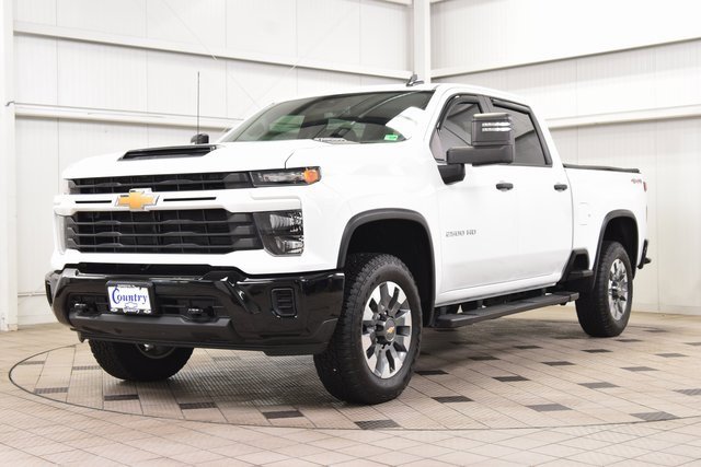 Used 2024 Chevrolet Silverado 2500 Custom w/ Custom Value Package image 3
