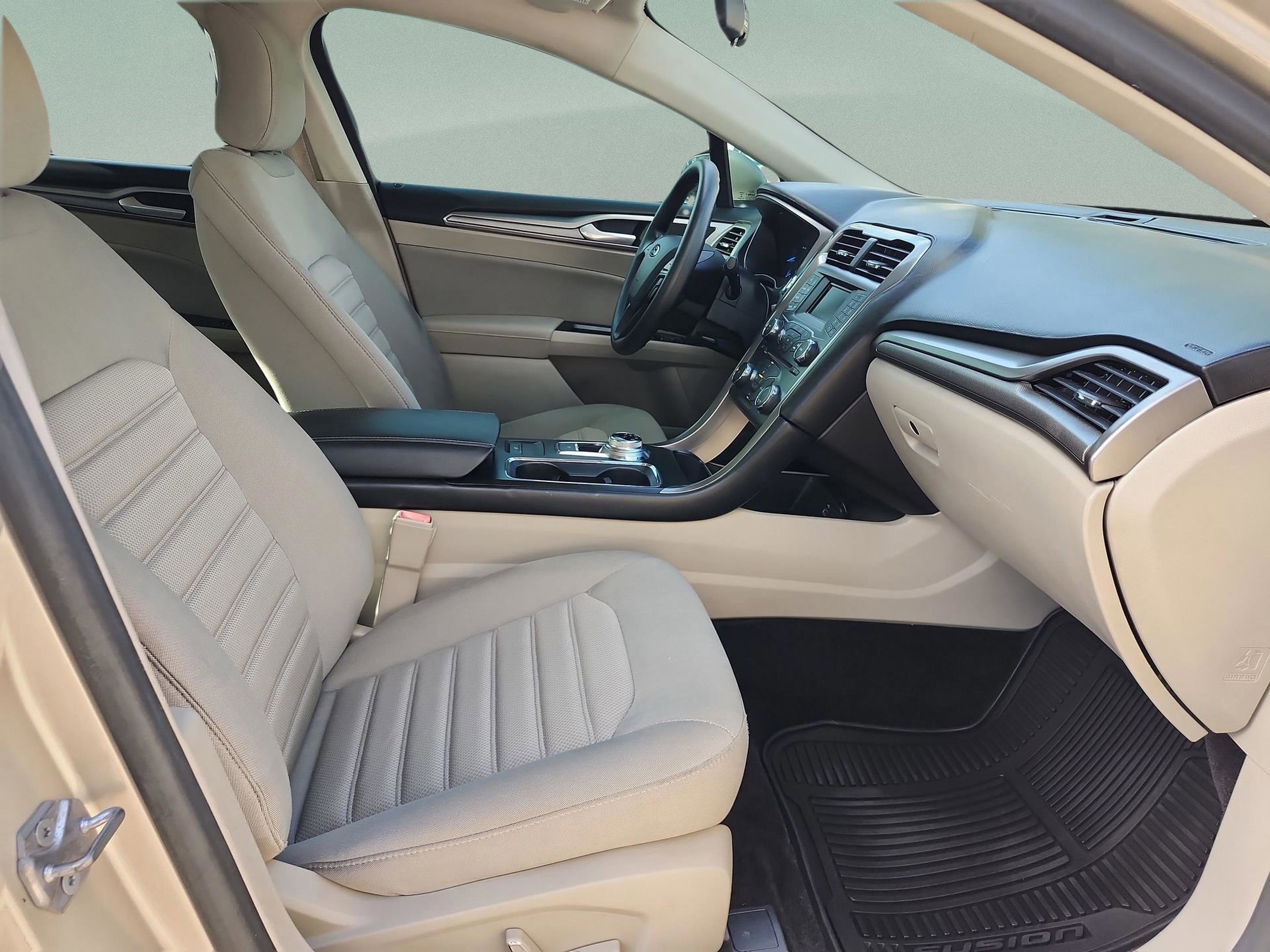 Used 2017 Ford Fusion SE image 18