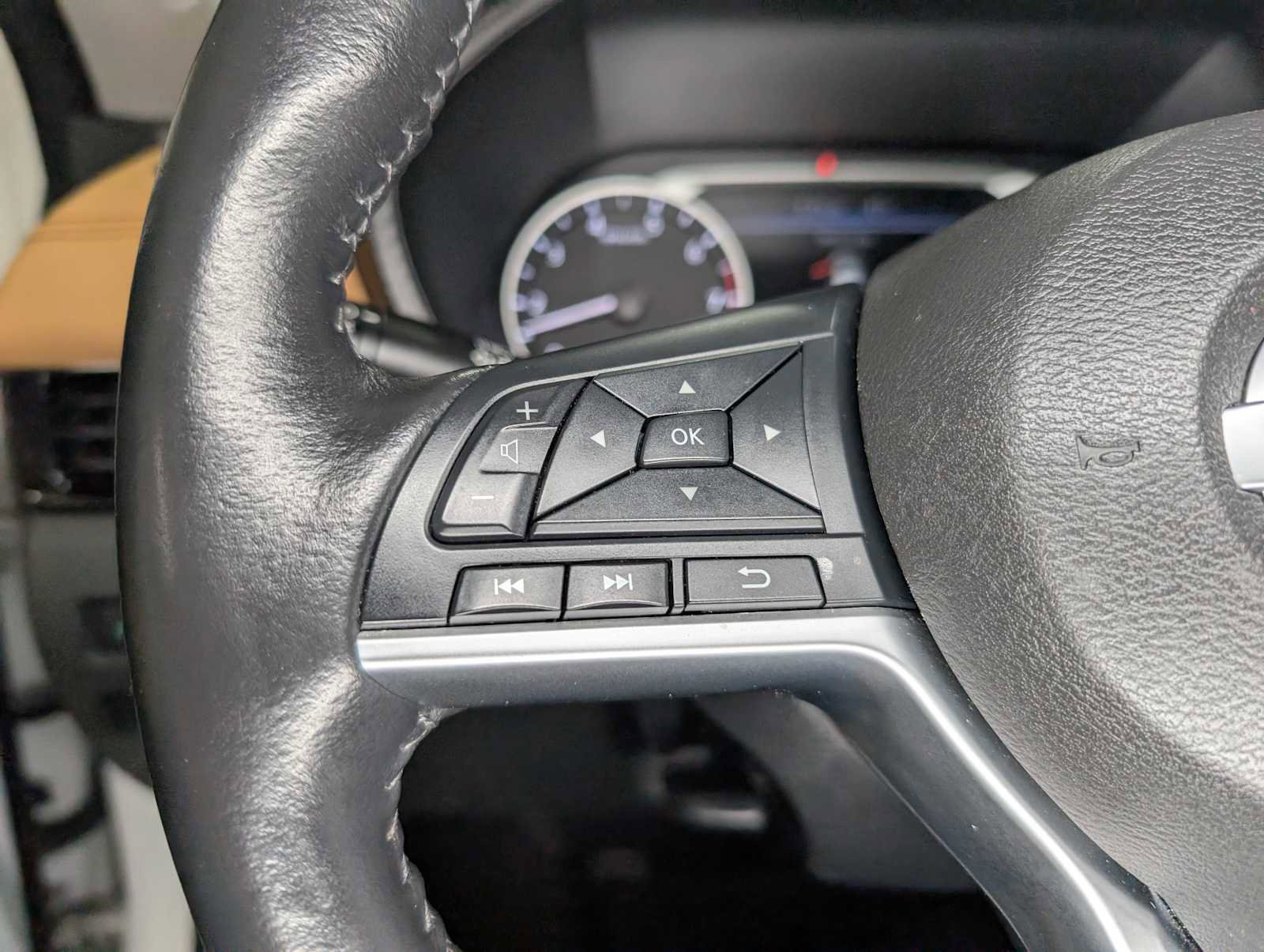 Used 2022 Nissan Sentra SV w/ SV Premium Package image 33