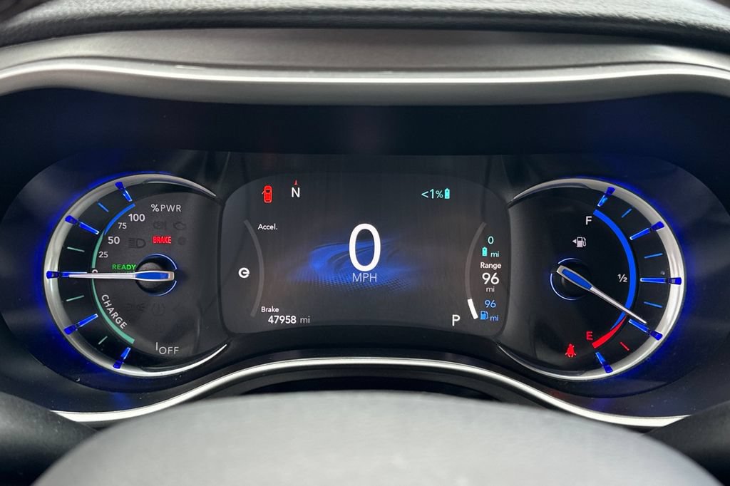 Used 2024 Chrysler Pacifica Limited FWD image 26