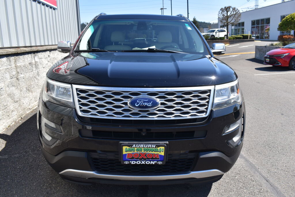 Used 2016 Ford Explorer Platinum AWD/4WD image 2