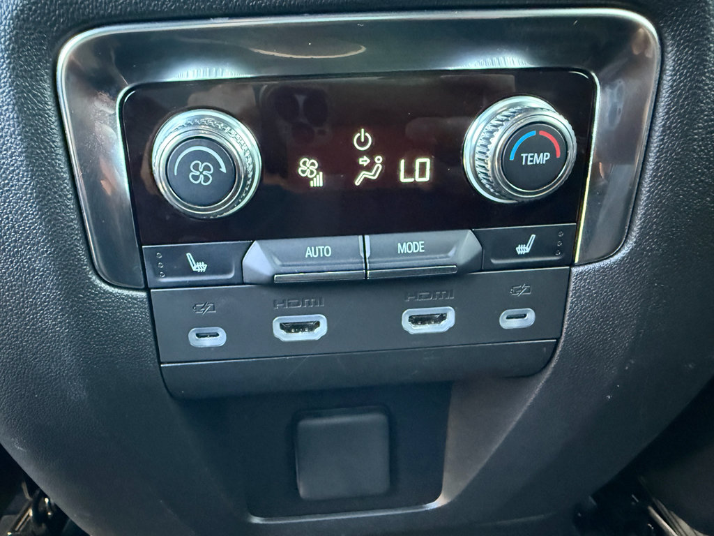 Used 2023 GMC Yukon Denali w/ Advanced Technology Package AWD/4WD image 24