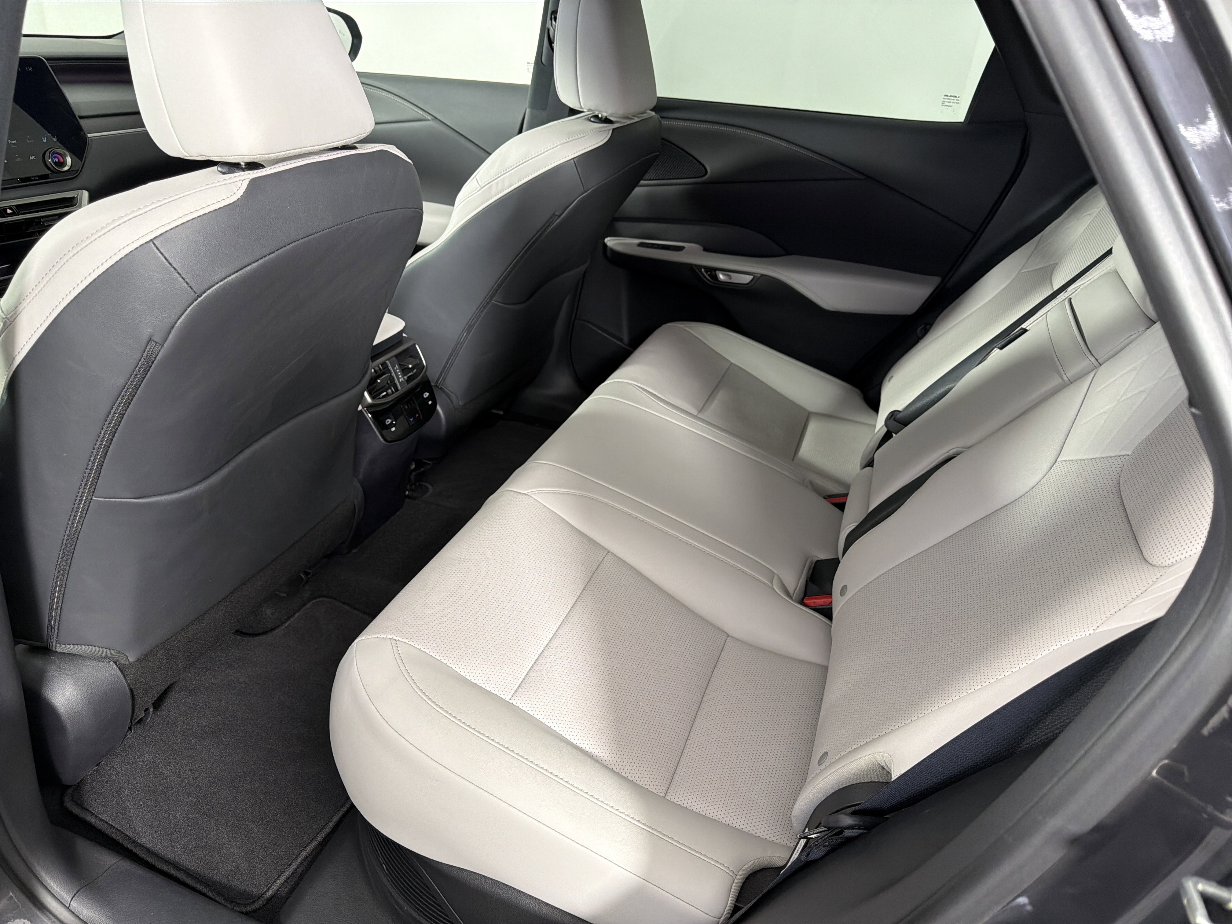 Used 2025 Lexus RX 350 w/ Convenience Package image 18