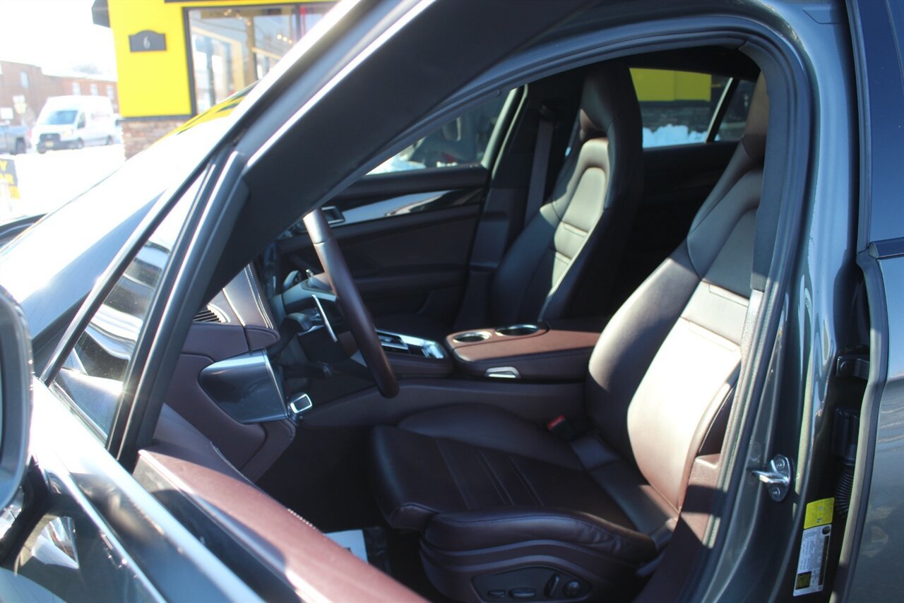 Used 2022 Porsche Panamera 4 AWD/4WD image 15