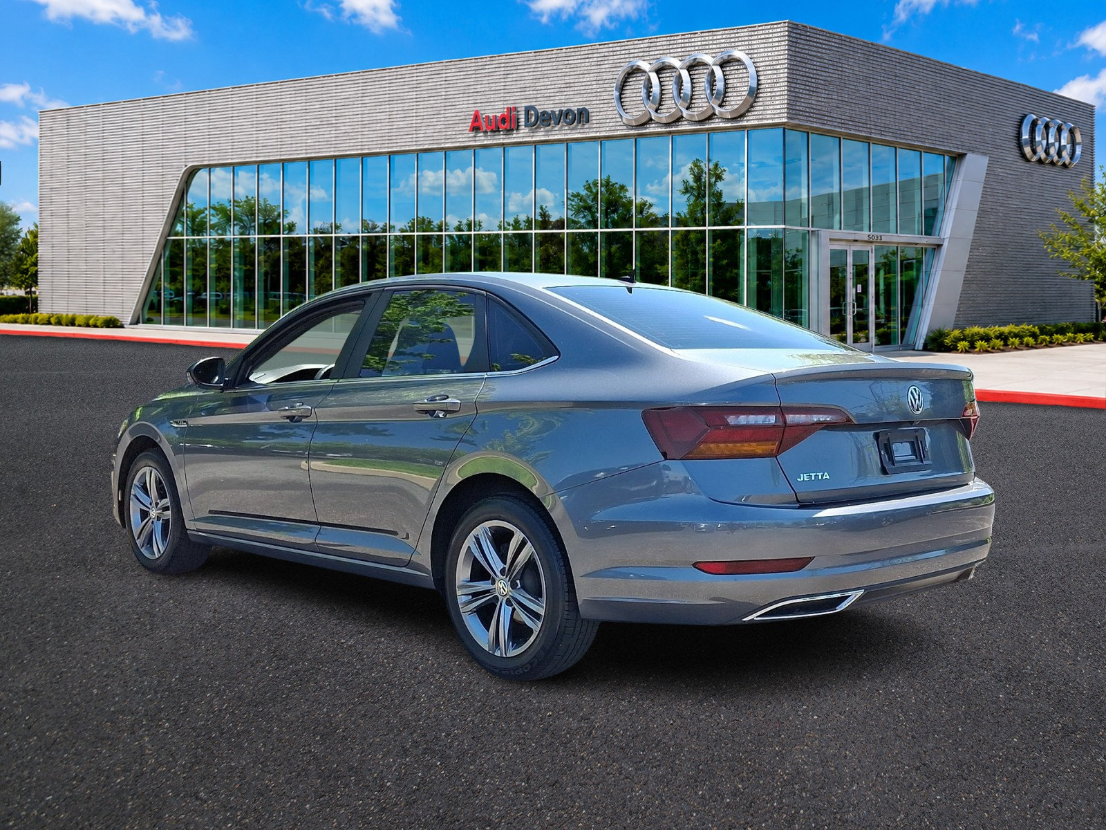Used 2019 Volkswagen Jetta R-Line FWD image 4