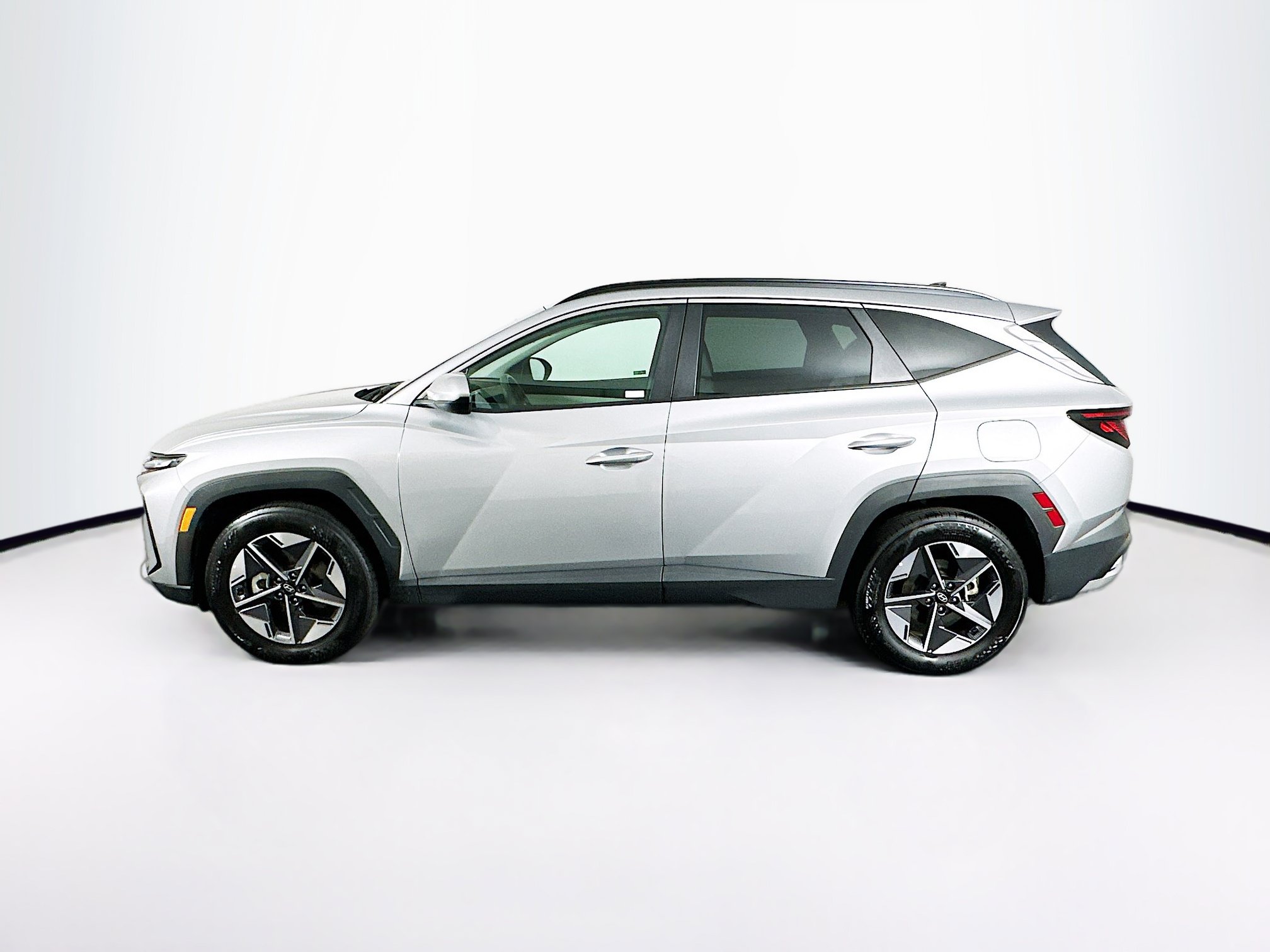 Used 2025 Hyundai Tucson SEL FWD image 4