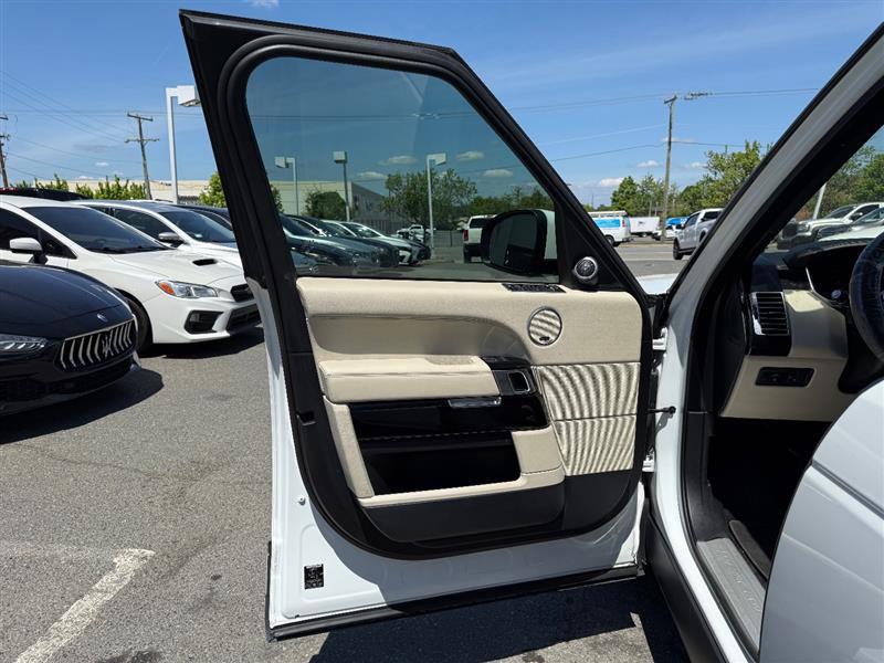 Used 2015 Land Rover Range Rover HSE AWD/4WD image 16