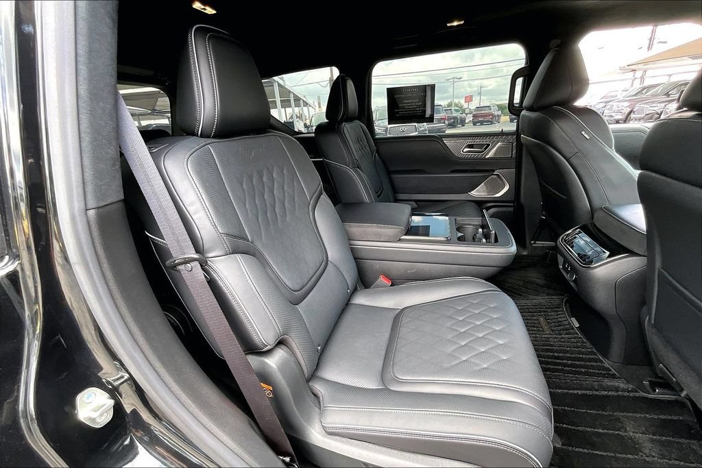 Certified 2026 INFINITI QX80 Autograph w/ Premium Cargo Package AWD/4WD image 38