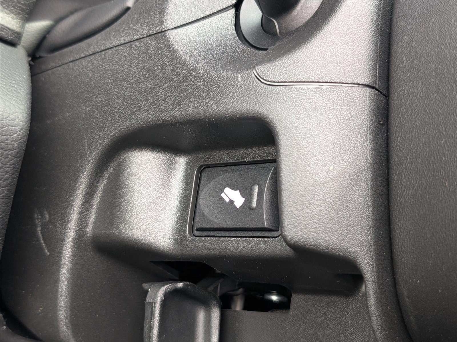 New 2026 RAM 2500 Laramie AWD/4WD image 24
