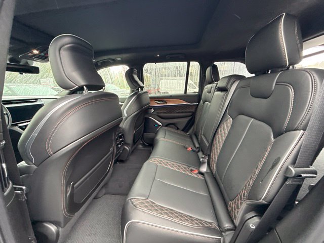 New 2027 Jeep Grand Cherokee Summit AWD/4WD image 13