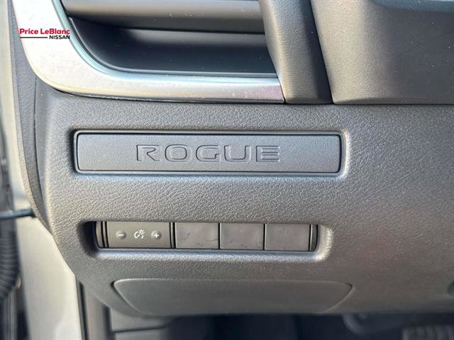 Used 2023 Nissan Rogue S image 39