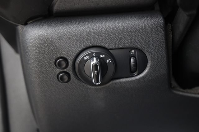 Used 2015 MINI Cooper 2-Door Hardtop FWD image 45