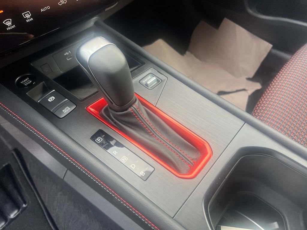 Used 2025 Nissan Kicks SR image 24