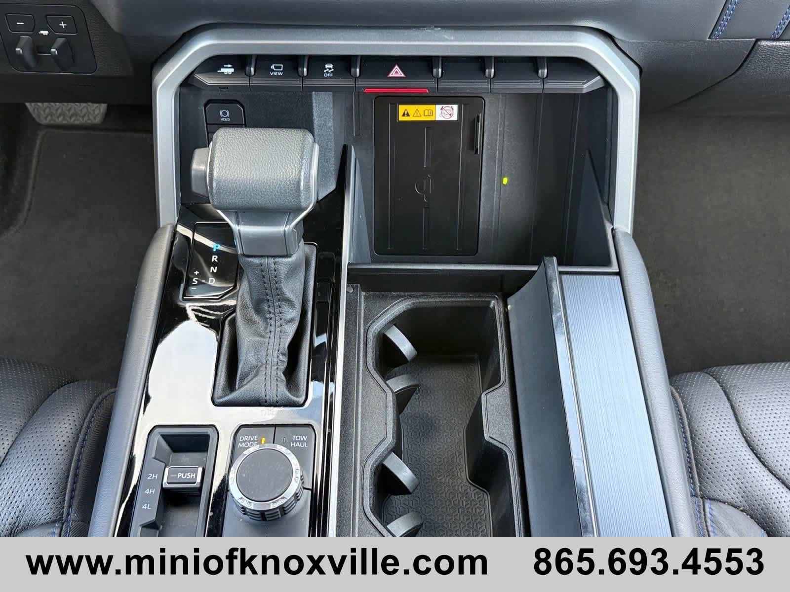 Used 2024 Toyota Sequoia Platinum AWD/4WD image 27