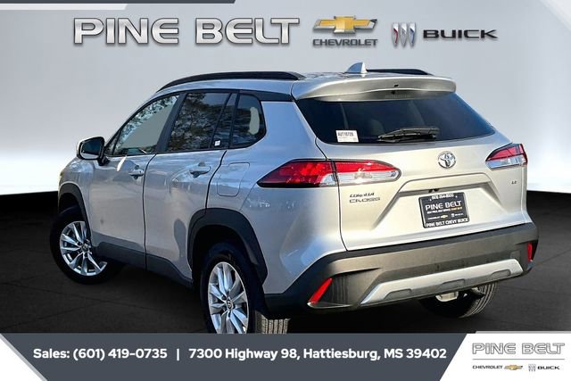 Used 2023 Toyota Corolla Cross LE image 2