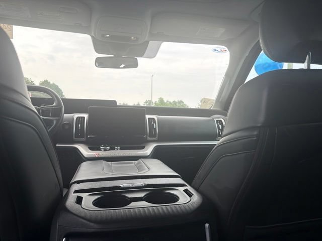 Used 2025 Ford Expedition Active AWD/4WD image 35