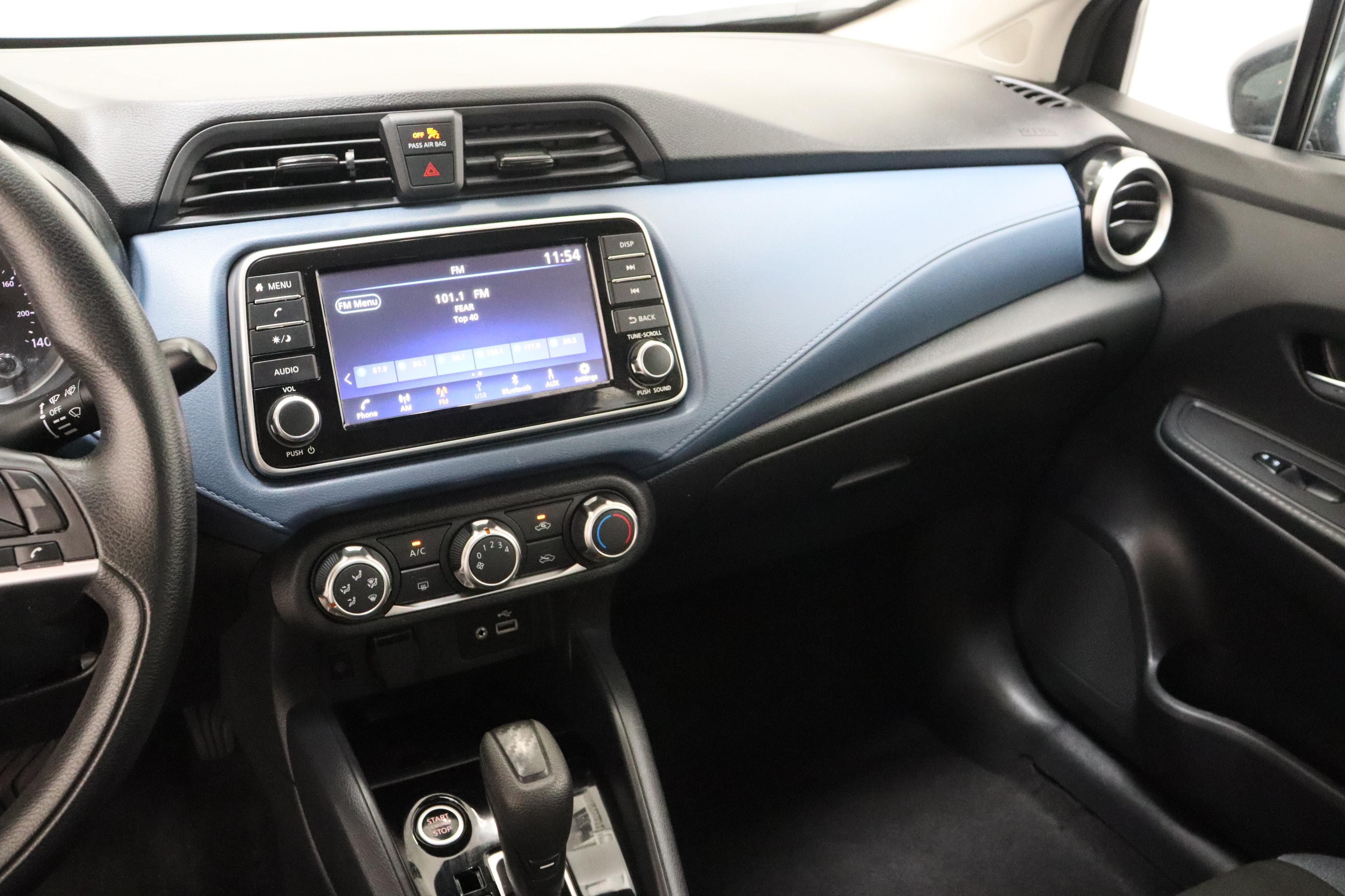 Used 2025 Nissan Versa SV FWD image 15