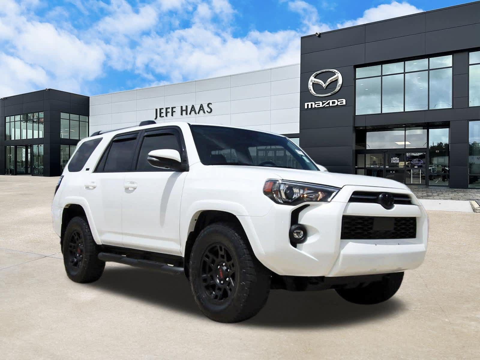 Used 2023 Toyota 4Runner SR5 Premium w/ Moonroof Package RWD image 4