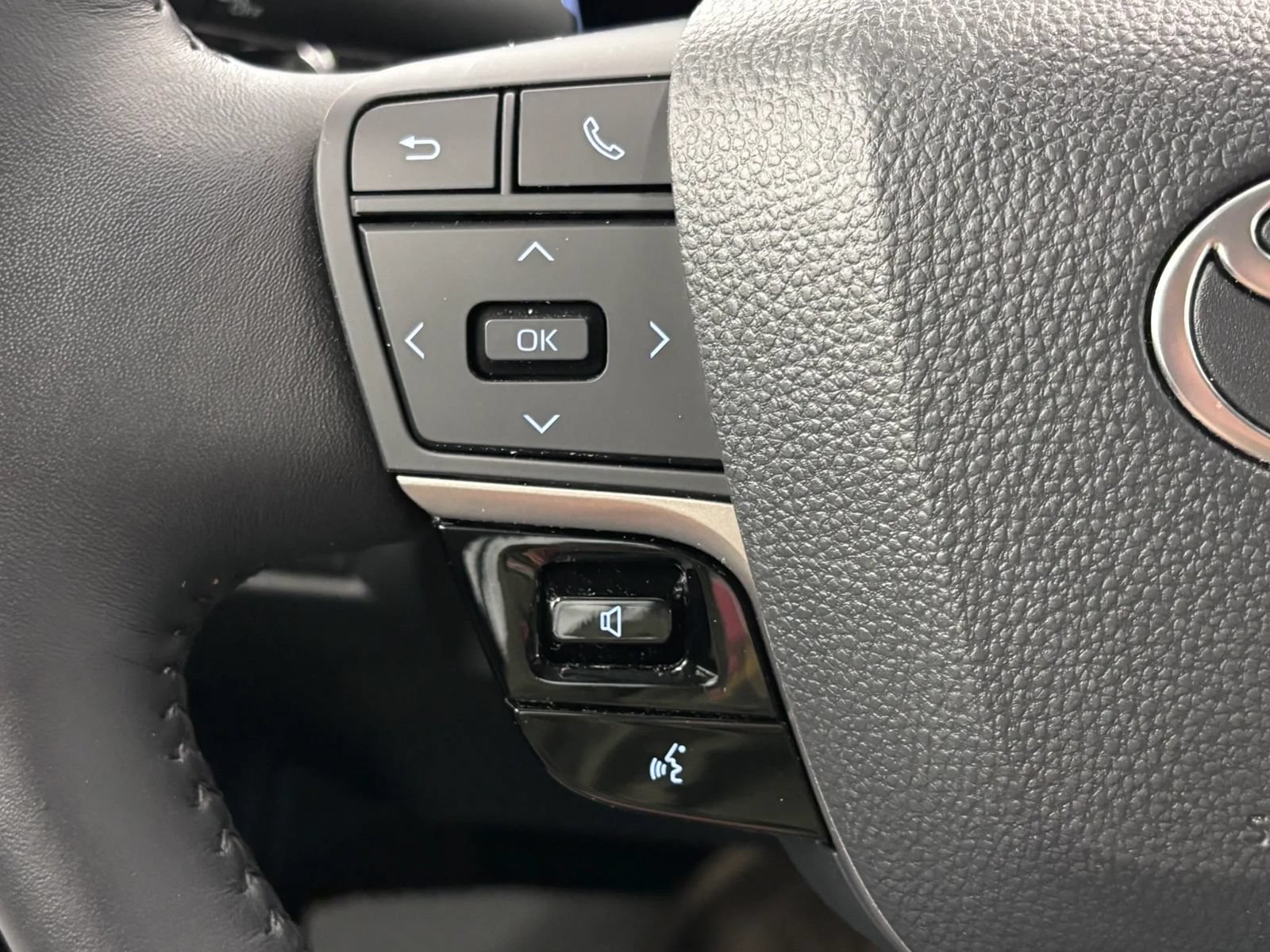Used 2026 Toyota Camry LE w/ Convenience Package FWD image 48