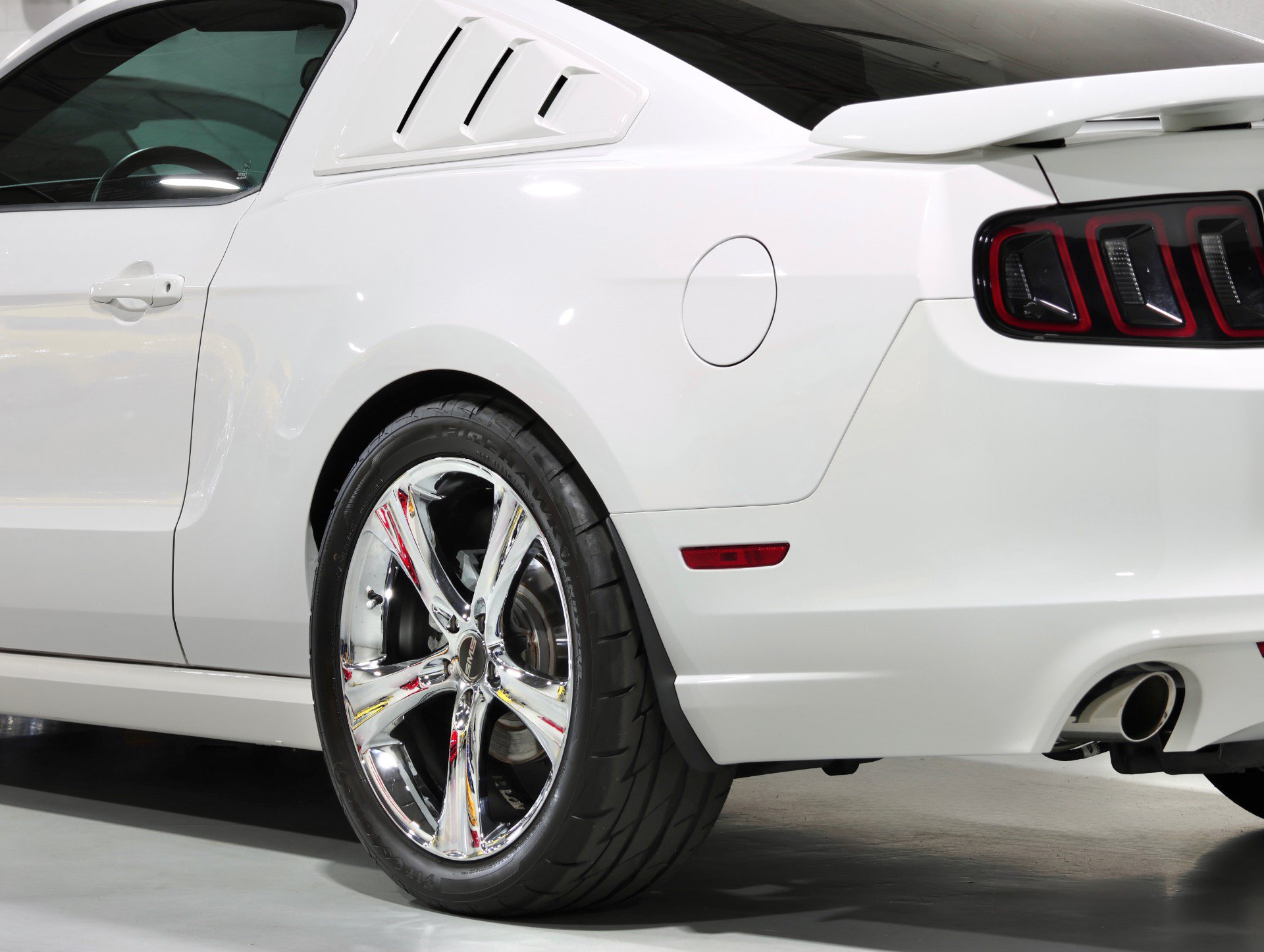 Used 2013 Ford Mustang GT RWD image 36