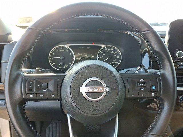 Used 2025 Nissan Pathfinder SV image 14