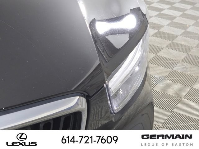 Used 2019 Volvo XC40 T5 Momentum AWD/4WD image 16