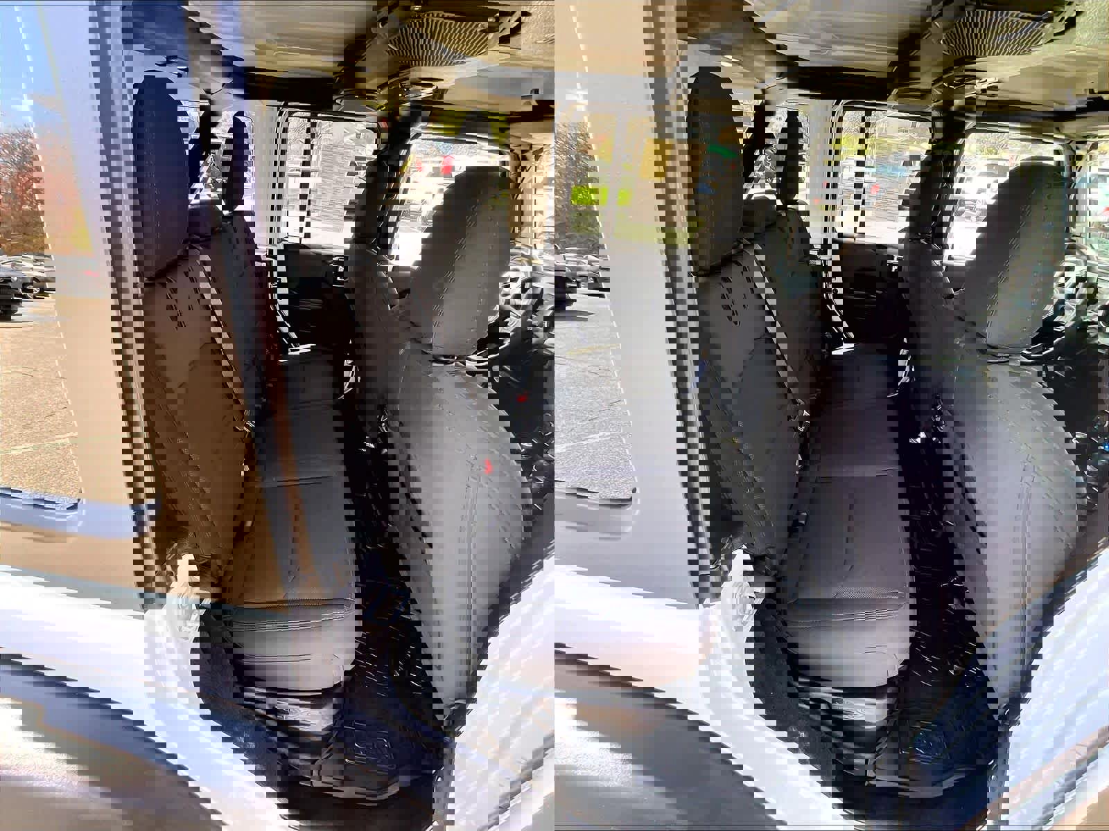 Used 2023 Jeep Wrangler Unlimited image 16