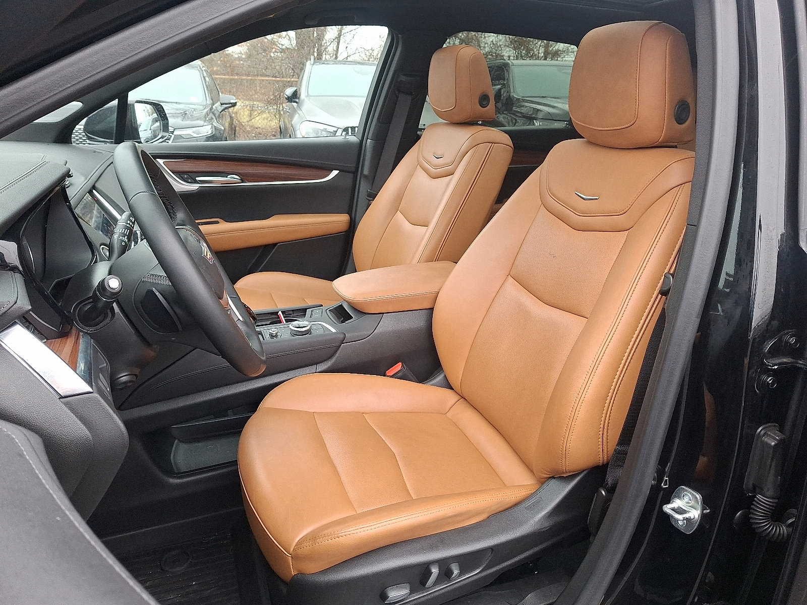 Certified 2025 Cadillac XT5 Premium Luxury w/ LPO, Floor Liner Package image 16