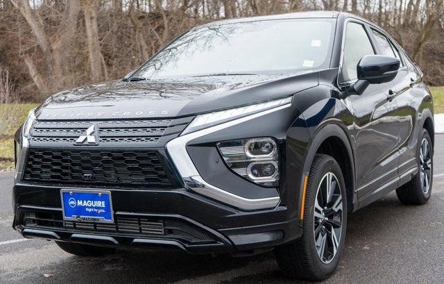 Used 2025 Mitsubishi Eclipse Cross Black Edition image 2