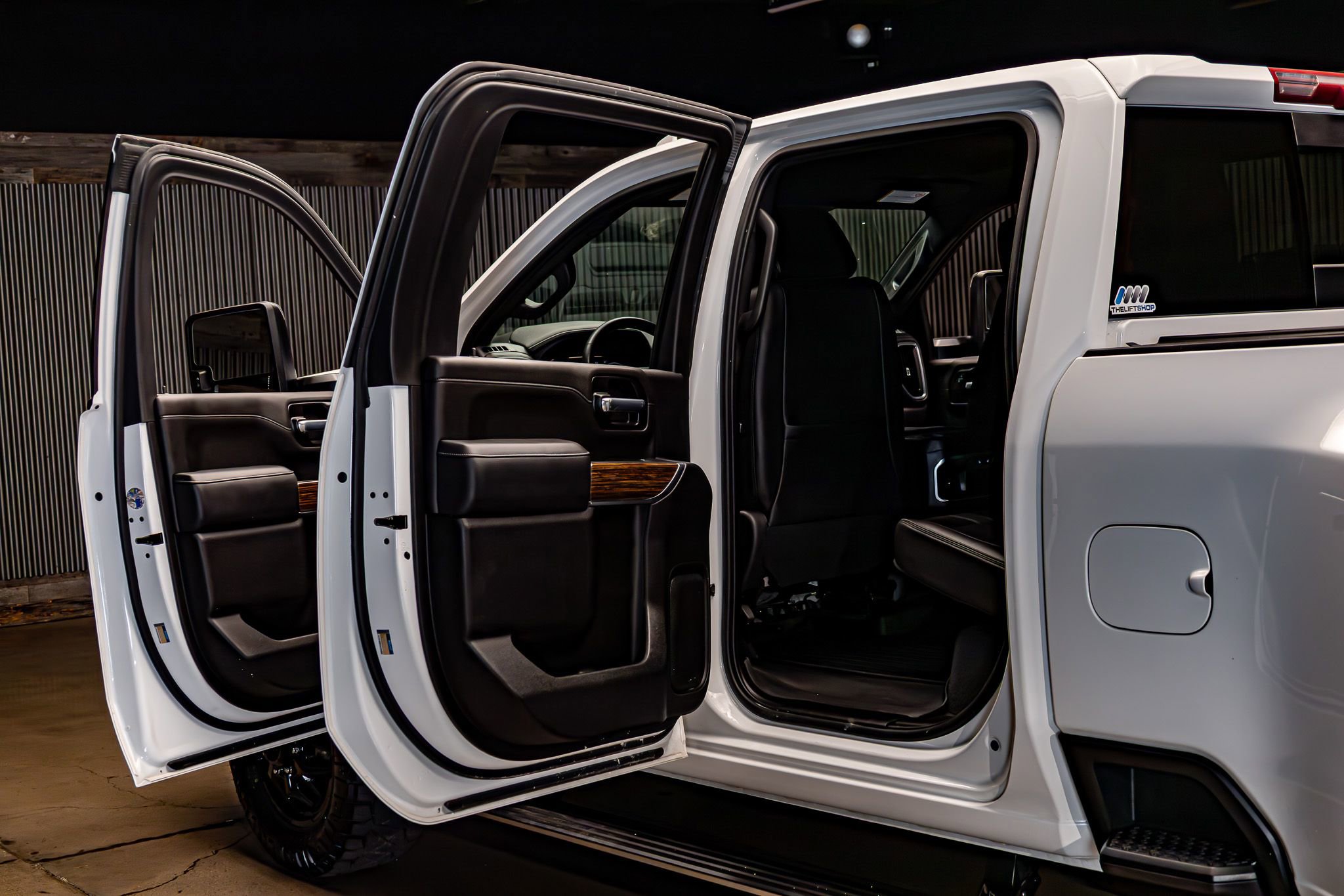 Used 2023 Chevrolet Silverado 3500 High Country image 30