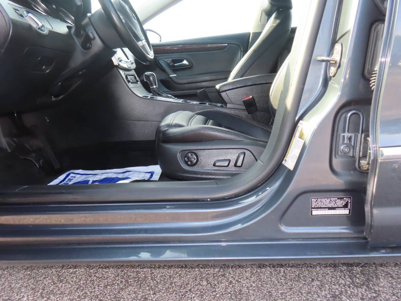 Used 2012 Volkswagen CC Lux Plus FWD image 12
