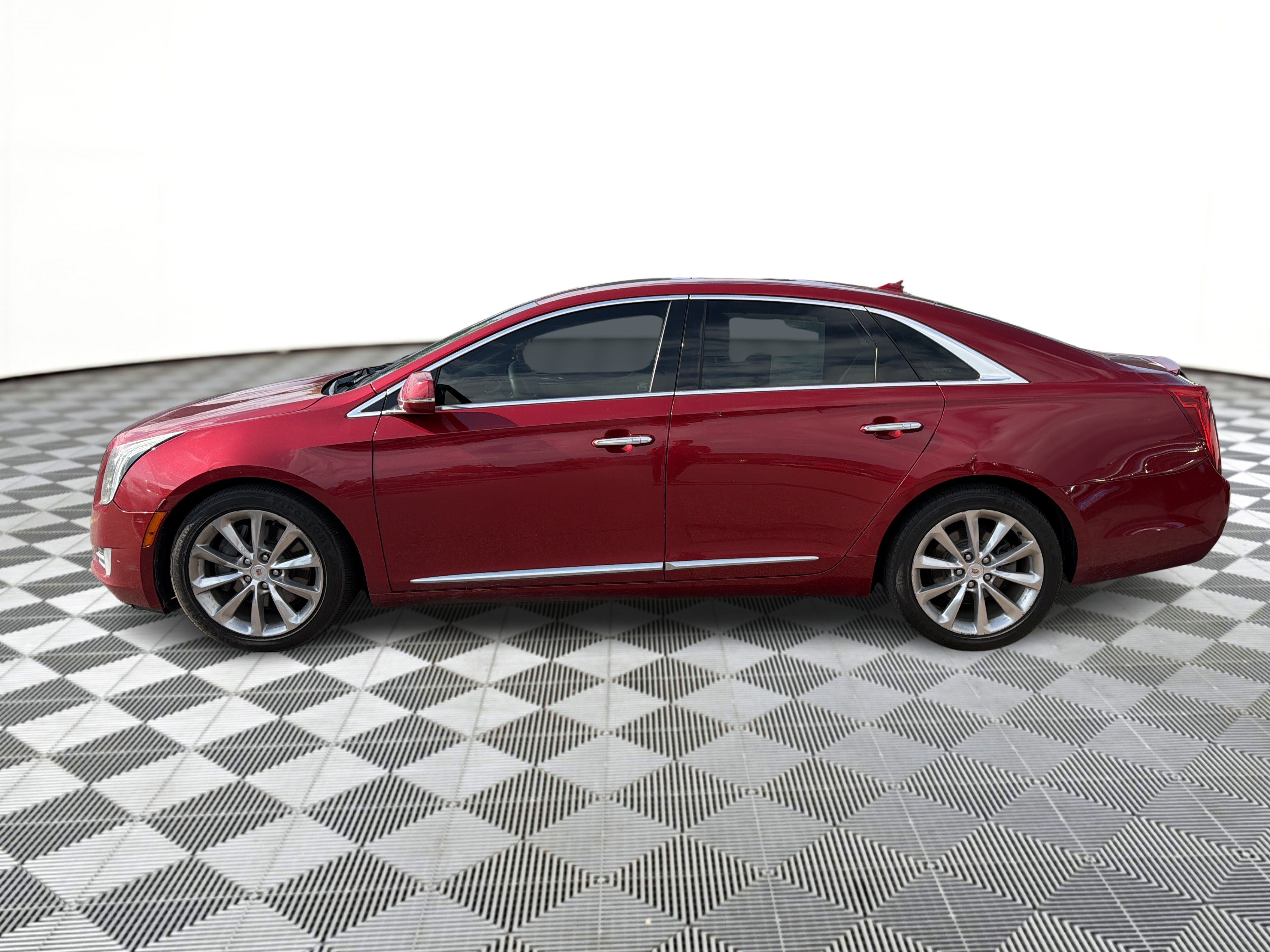 Used 2013 Cadillac XTS Premium w/ Driver Assist Package FWD image 2