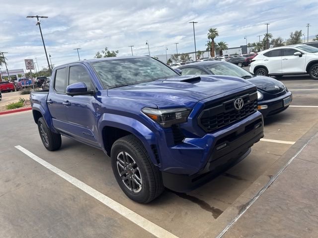 Used 2025 Toyota Tacoma TRD Sport w/ TRD Sport Premium Package AWD/4WD image 2