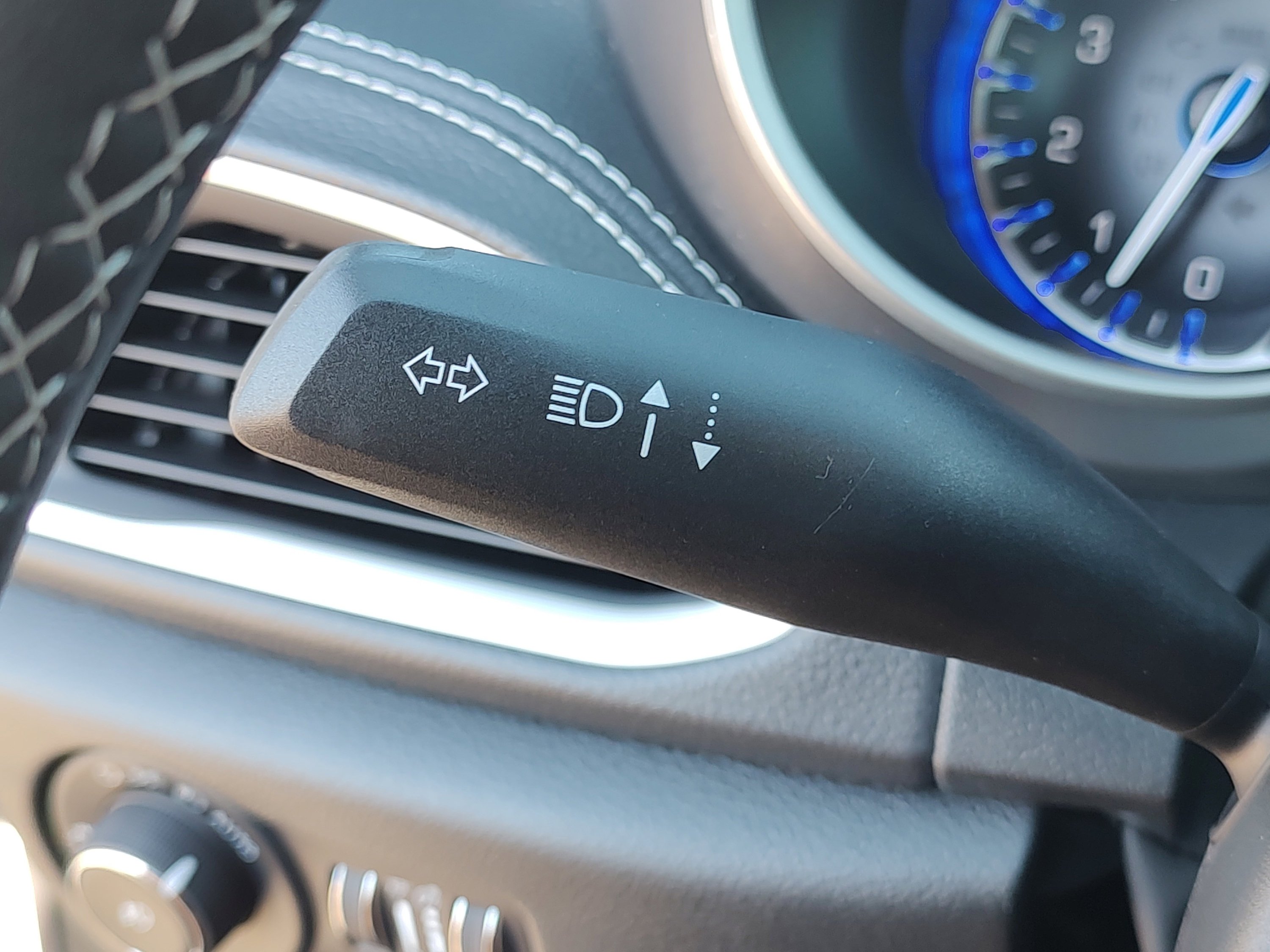 New 2026 Chrysler Pacifica Select FWD image 24