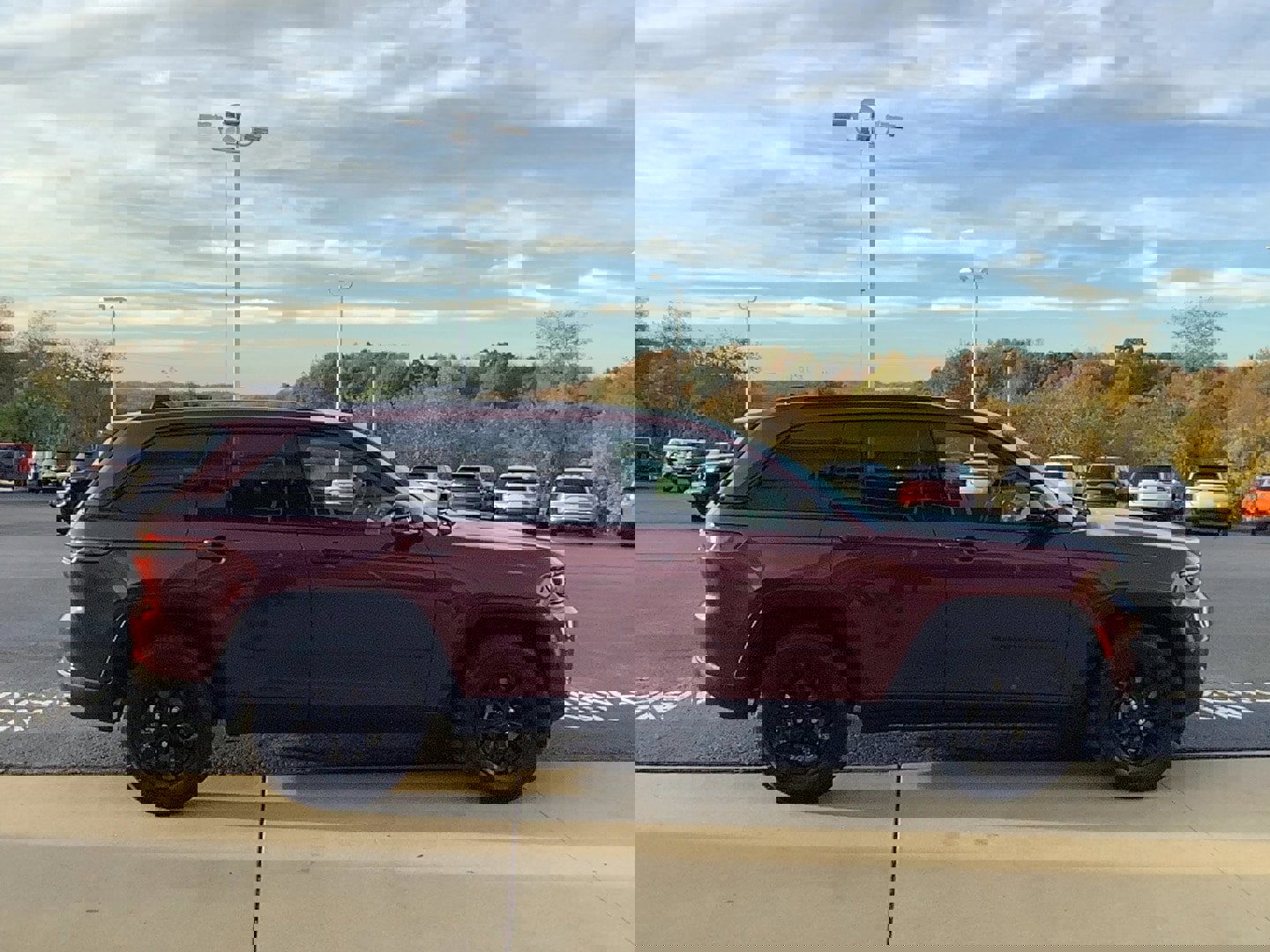 Certified 2024 Jeep Grand Cherokee Altitude image 4