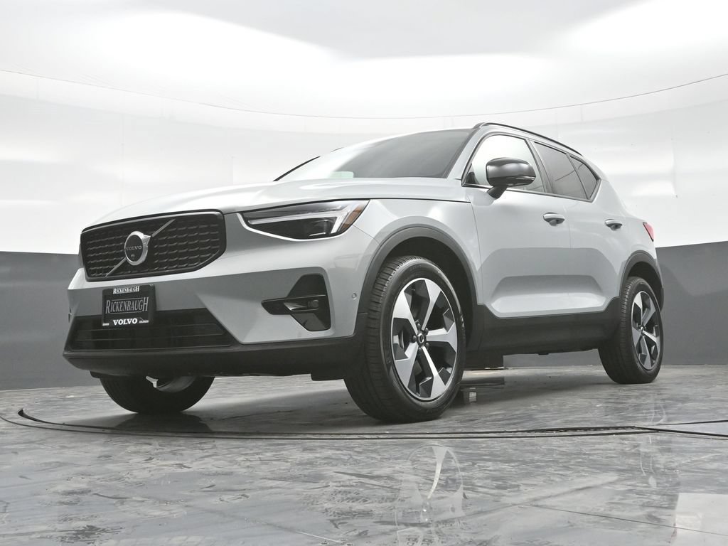 New 2026 Volvo XC40 B5 Plus w/ Protection Package Premier AWD/4WD image 25