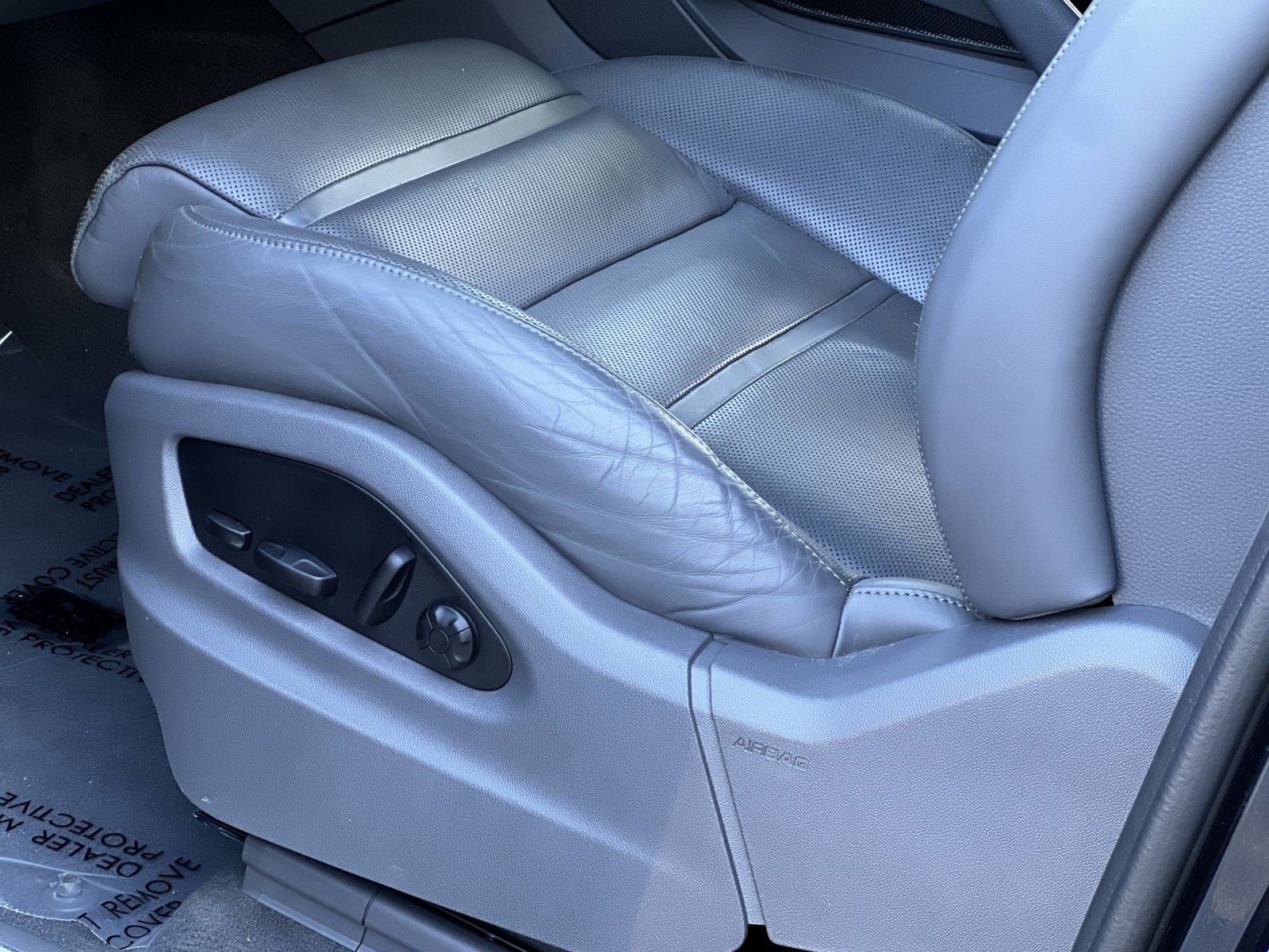 Used 2022 Porsche Cayenne Platinum Edition image 12