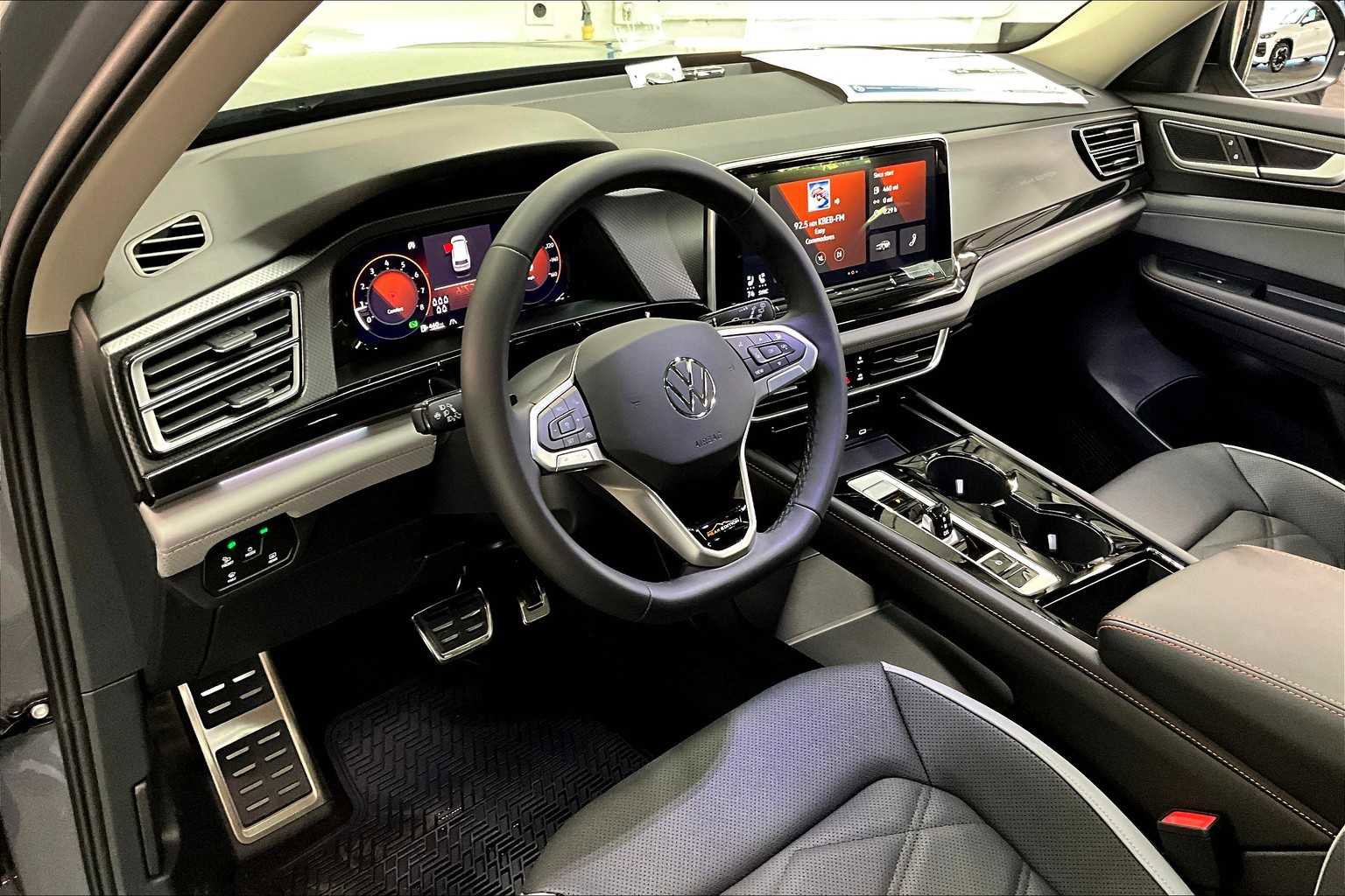 New 2026 Volkswagen Atlas Peak Edition image 8