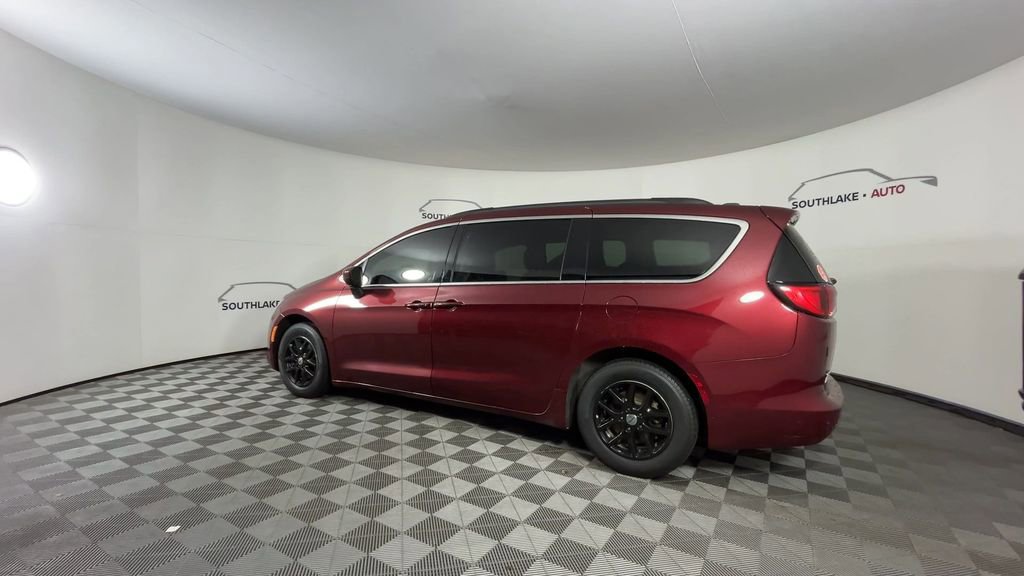 Used 2021 Chrysler Voyager Lxi FWD image 6