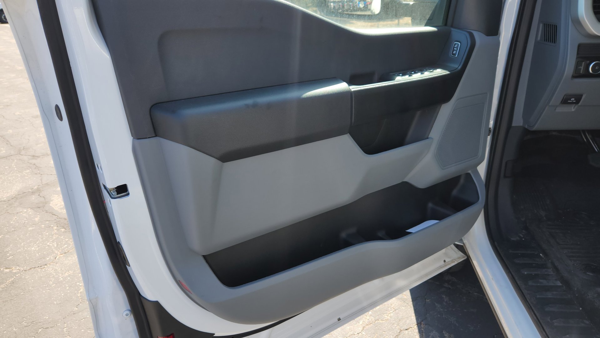 New 2025 Ford F350 XL w/ XL Chrome Package AWD/4WD image 23