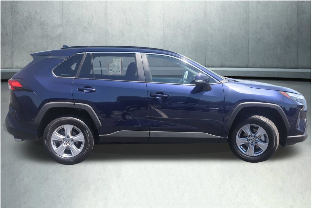 Used 2025 Toyota RAV4 XLE AWD/4WD image 10